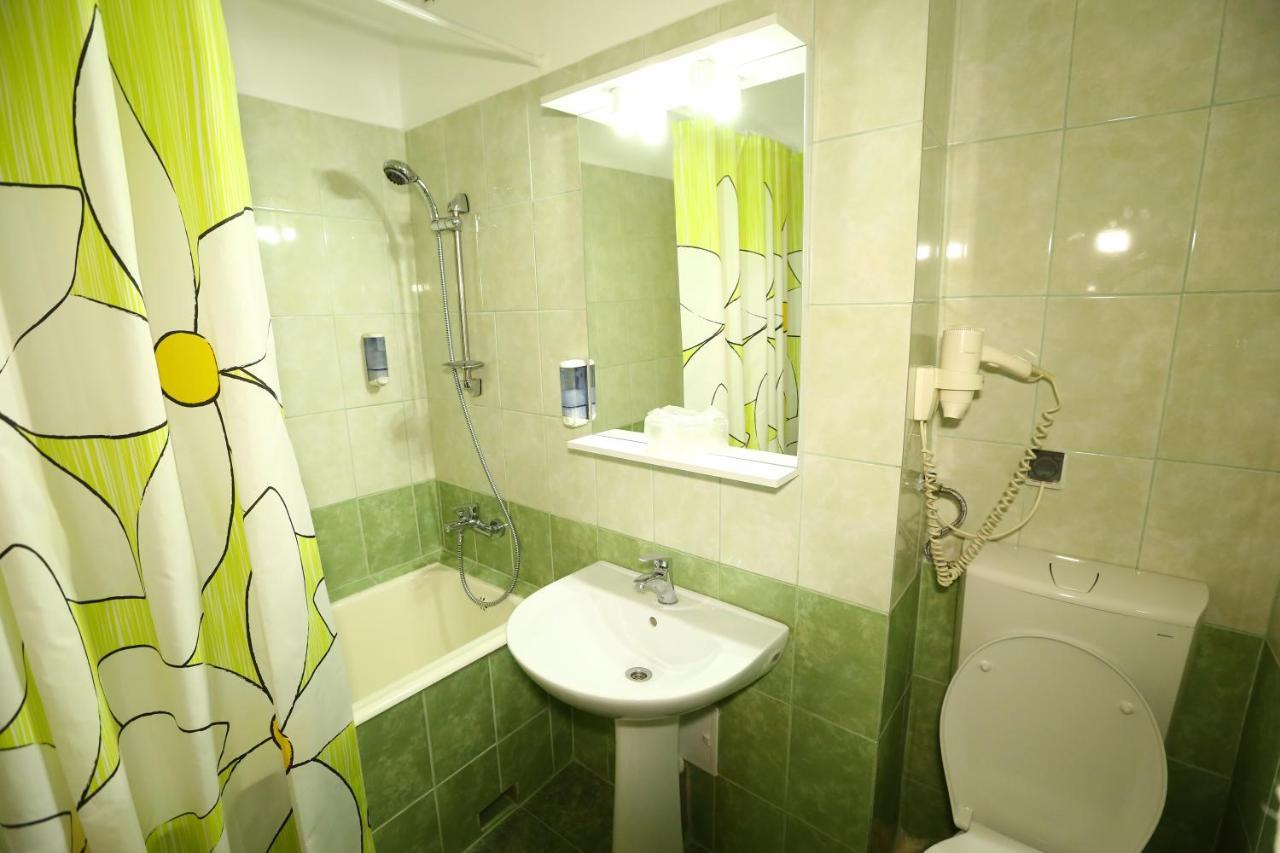 Hotel Moldova Birlad Bagian luar foto