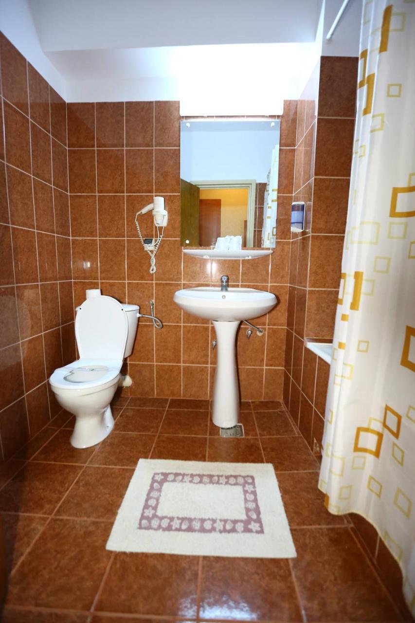 Hotel Moldova Birlad Bagian luar foto