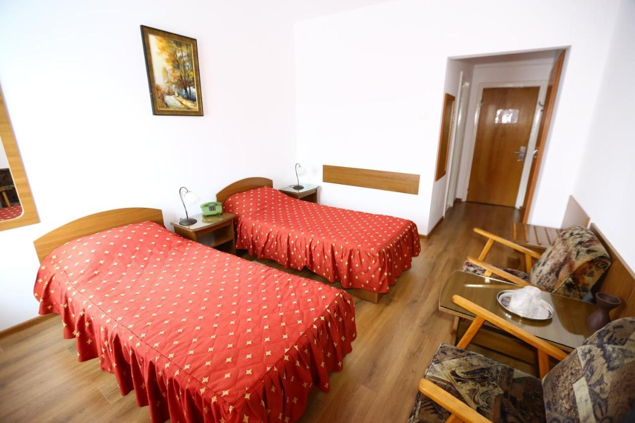 Hotel Moldova Birlad Bagian luar foto